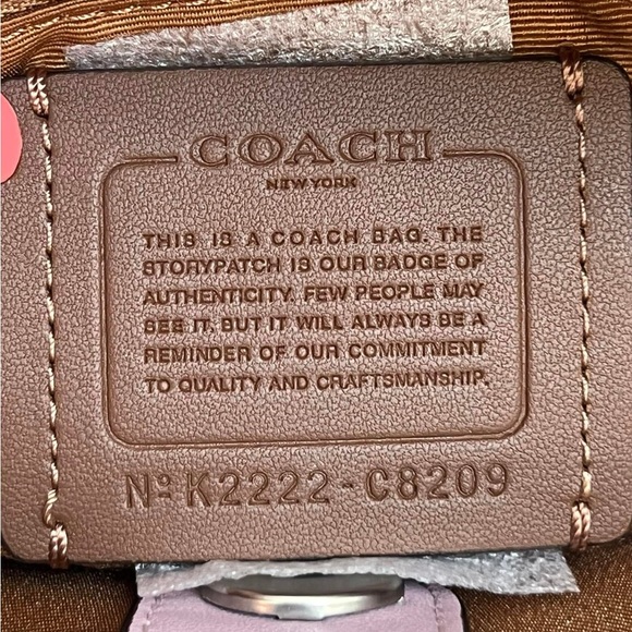 C8209 - Coach Lane Carryall - Picture 8 of 12